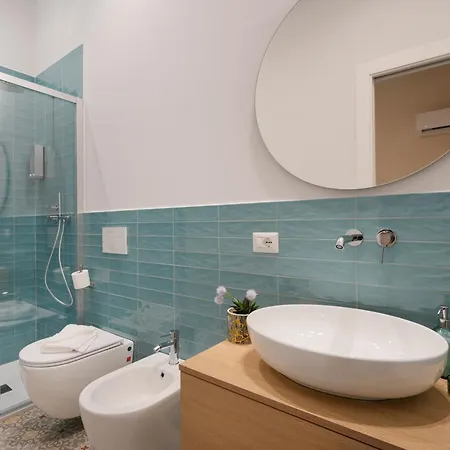 Mimi's - Charming Old Town باري