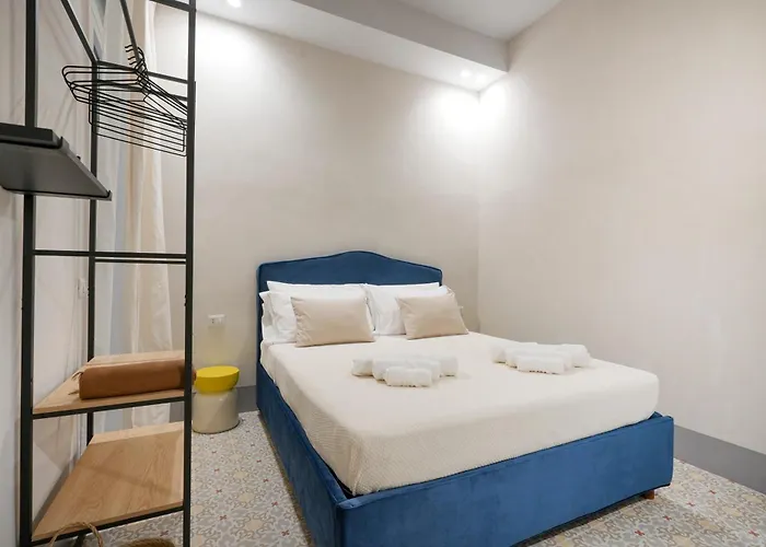 Гостевой дом Mimi's - Charming Old Town 3*